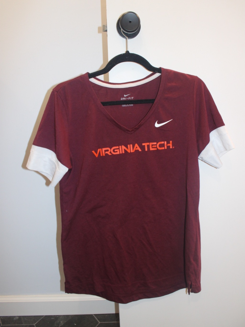 Nike Dri-FIT Virginia Tech Hokies Women's V-Neck T-Shirt - Size Large
